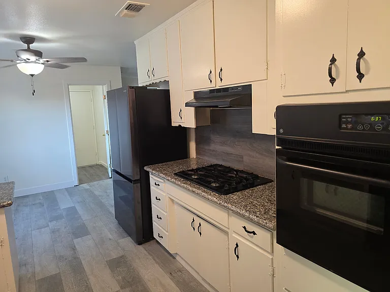 1005 W Cambridge Ave — Photo 12