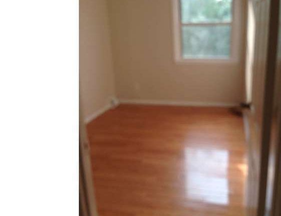 4th image of 5390 Oxford Ave