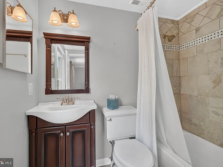 6453 Linleigh Way — Photo 22