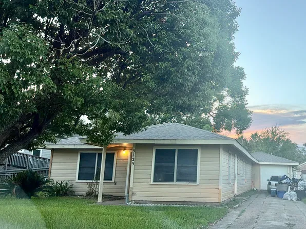 5125 6th St, Port Arthur, TX 77642