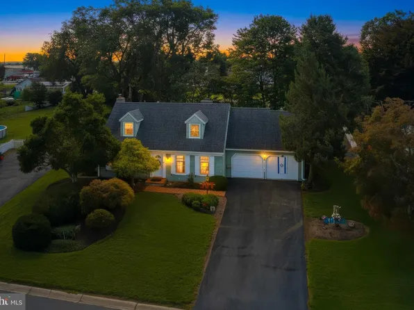 270 Highview Dr, Leola, PA 17540