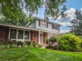 373 Cottonwood Ln, Naperville, IL 60540