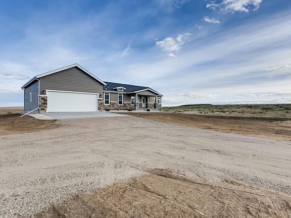 4th image of 44900 Wolf Creek Dr