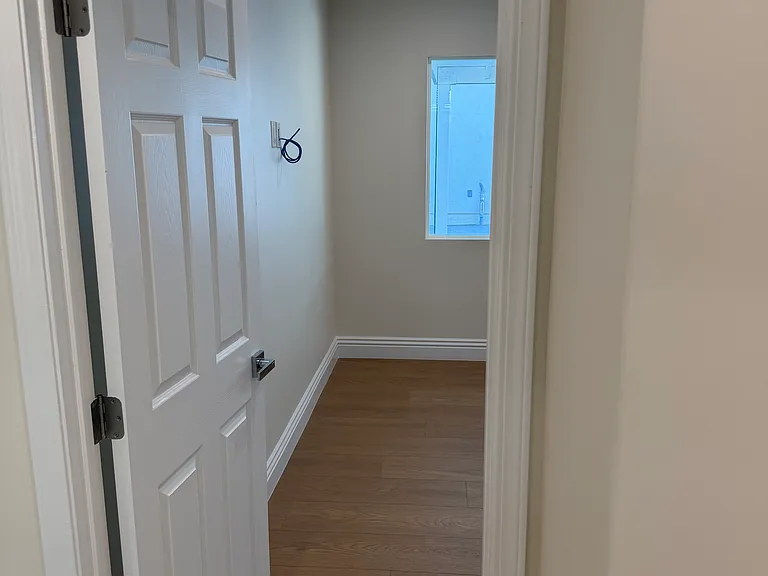 11575 Garrick Ave — Photo 9