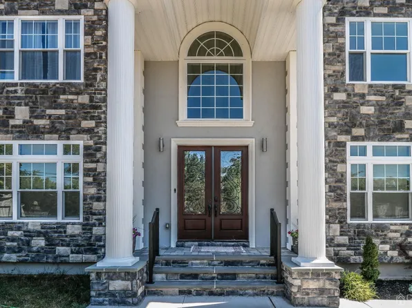 97 Mitchell Ave, Piscataway, NJ 08854