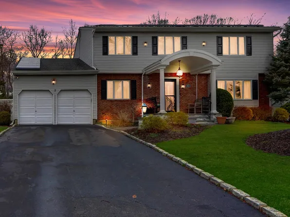7 Hilltop Drive, Mount Sinai, NY 11766