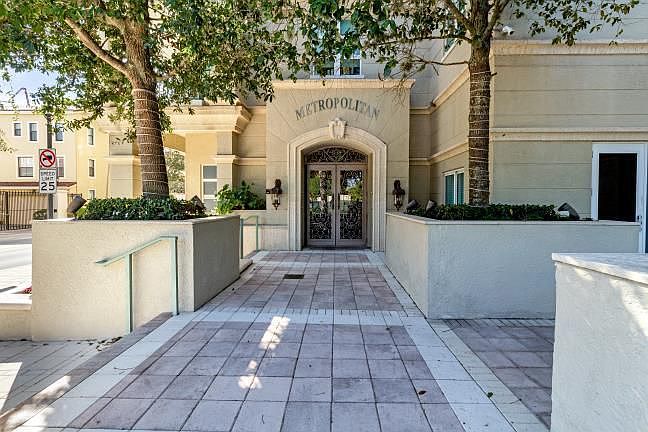 2nd image of 403 S Sapodilla Ave #212