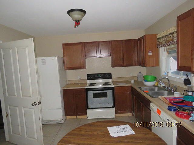 2nd image of 307 E Chestnut St