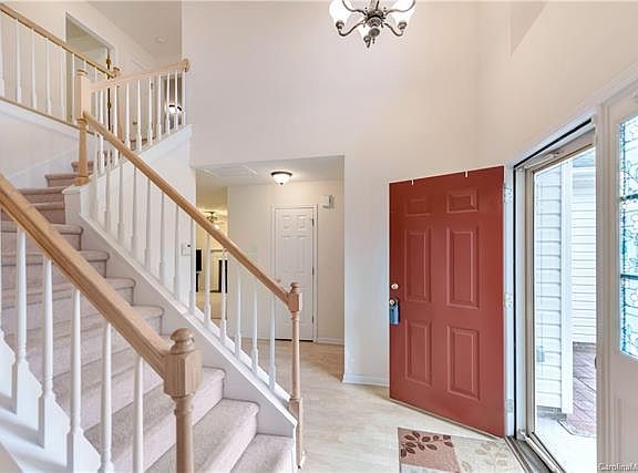 2nd image of 473 Linsbury Ct
