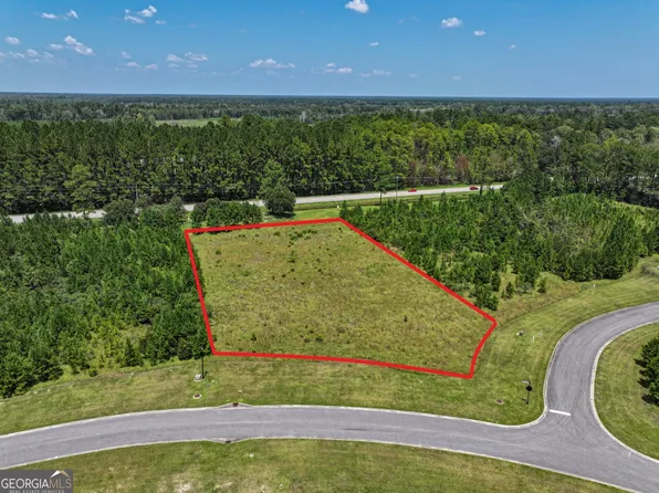 111 Longshore Dr, Kingsland, GA 31548