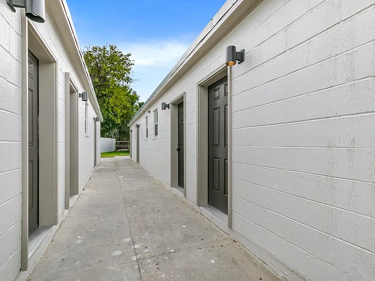 2536 Conti St — Photo 5