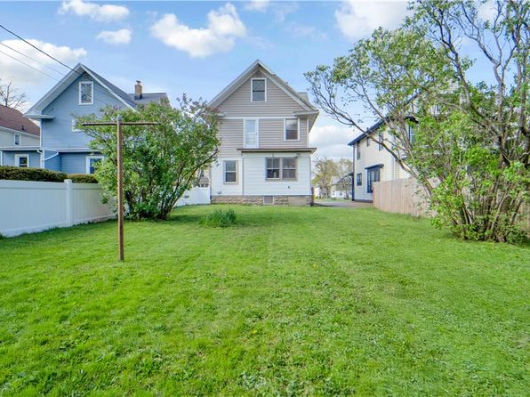 555 Magee Ave, Rochester, NY 14613