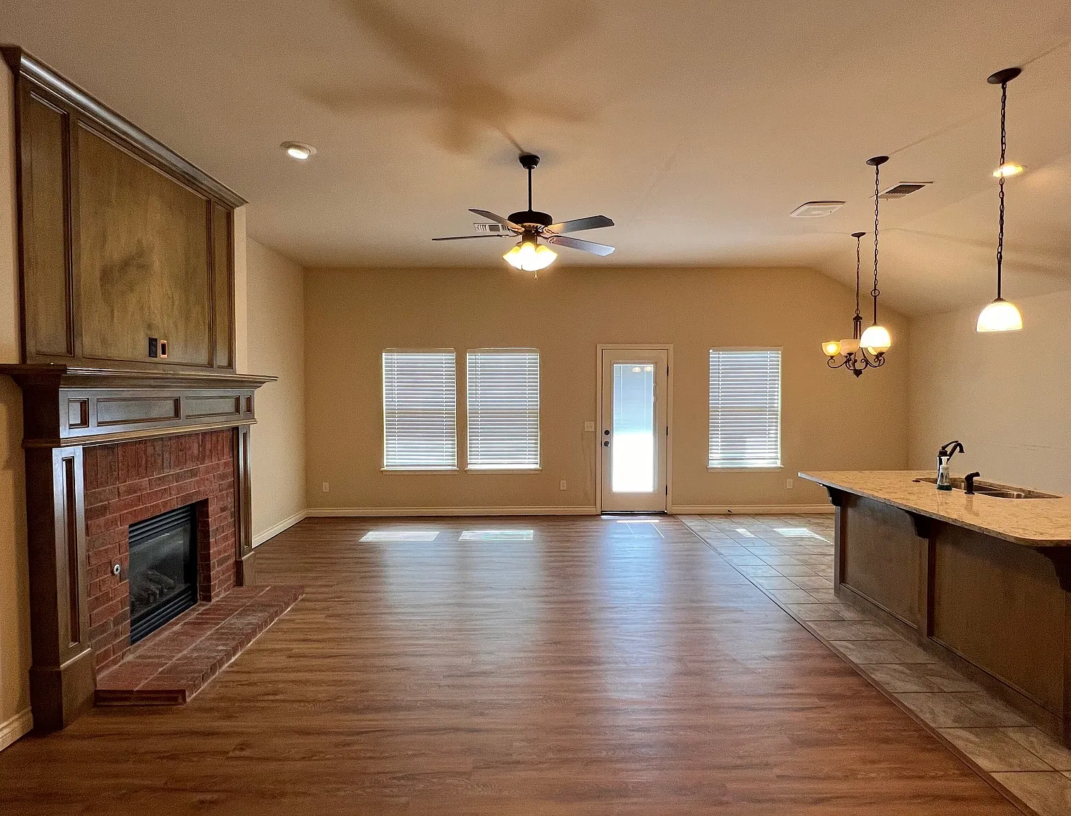 4 bed, 1708 sqft, $2,000 — Photo 3