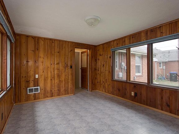 4 seasons room/porch bring in groceries to the kitchen from the garage without fighting the weather.