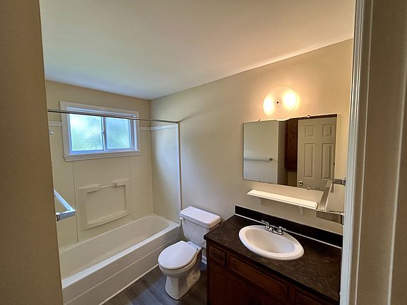 5th image of 2442B Ousdahl Rd