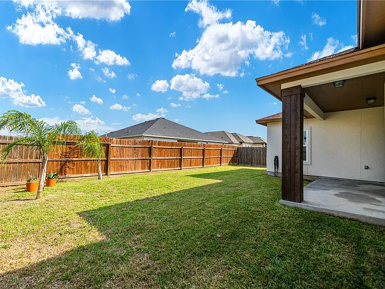 11526 S Creek Dr — Photo 25