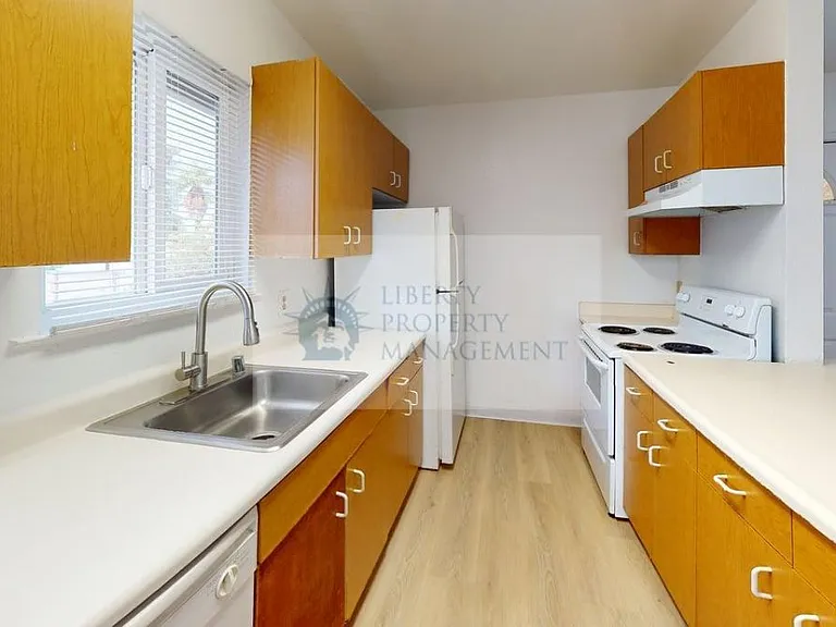 2109 Chrysler Dr #4 — Photo 3