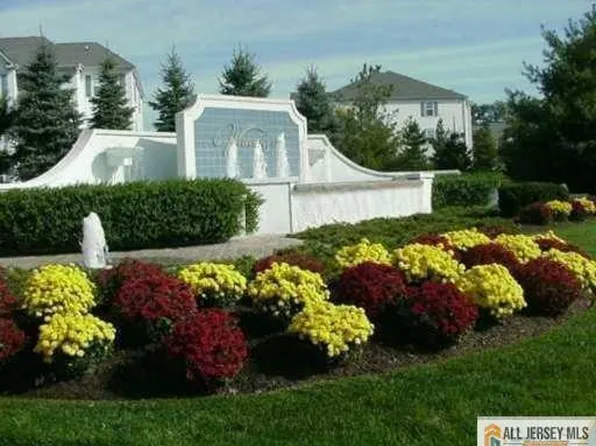 121 Waterford Dr, Edison, NJ 08817