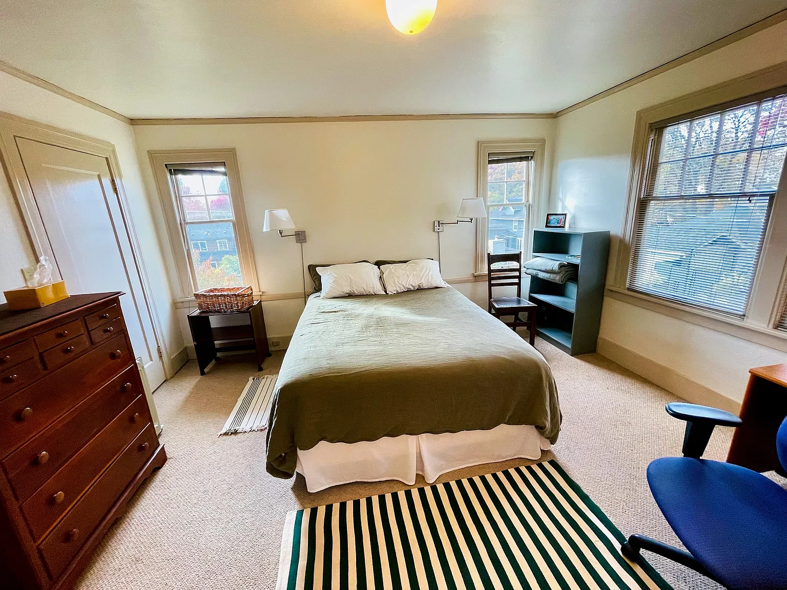 3 bed, 2385 sqft, $1,090 — Photo 3