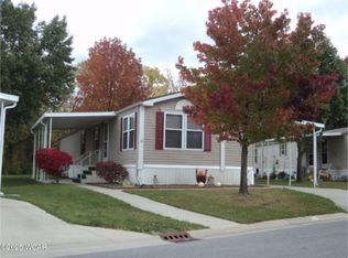 210 Pinewood Cir, Lima, OH 45804