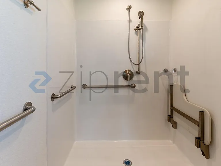 23143 Lowe Rd E — Photo 23
