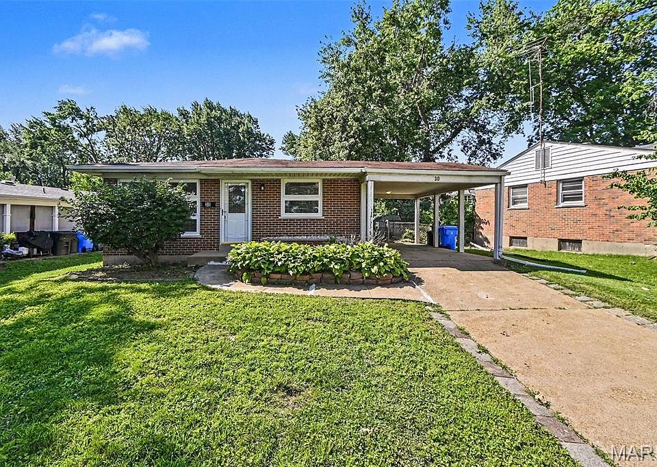 1st image of 30 Saint Edward Ln