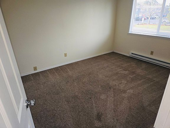 5th image of 318 Stanford Dr #F