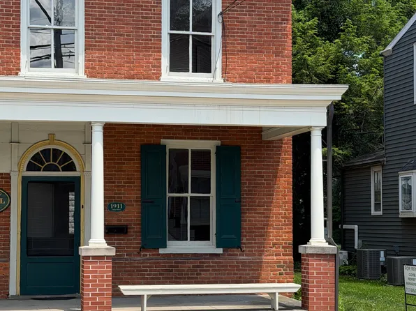 1905 State St, East Petersburg, PA 17520