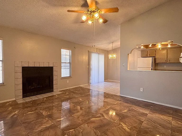 5080 Spencer St #D — Photo 8