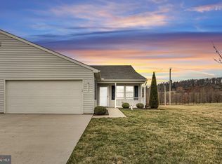 1388 Pleasant View Dr #93, Spring Grove, PA 17362