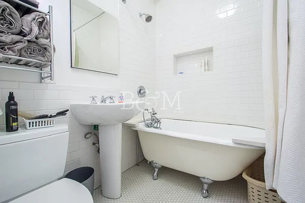 Rented by Brick&Mortar | media 7