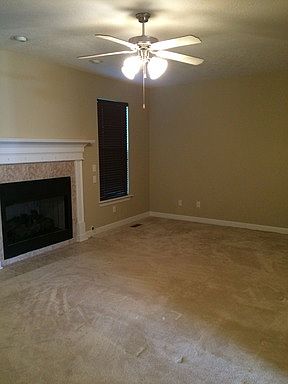 4th image of 395 Barnsley Dr