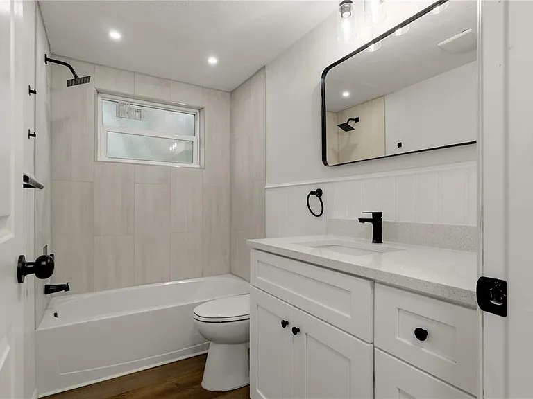 5165 Greenwood St — Photo 22