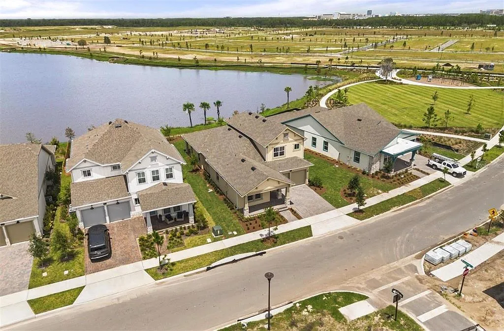 5 bed, 3.5 bath, 3092 sqft, $4,800 — Photo 3