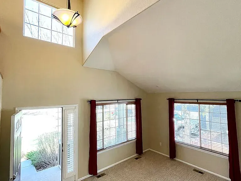 13630 Parkview Pl — Photo 8