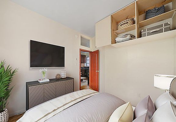 4th image of 118 W 109th St #4A