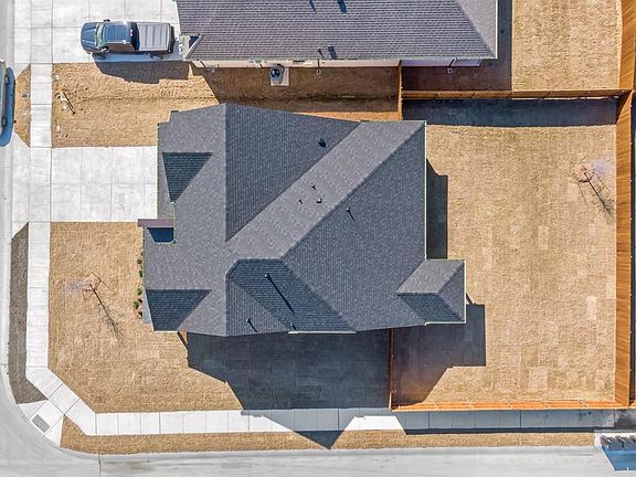 3rd image of 620 Hidden Cove Dr