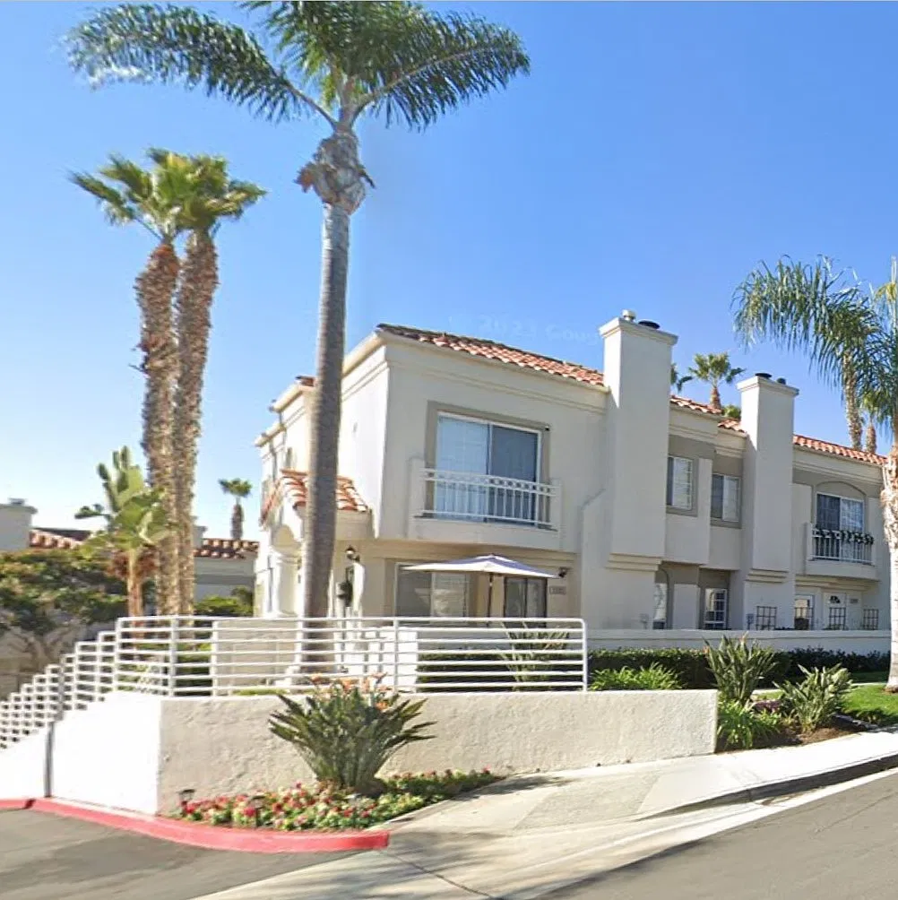 2 bed, 2.5 bath, 1570 sqft, $4,200 — Photo 4