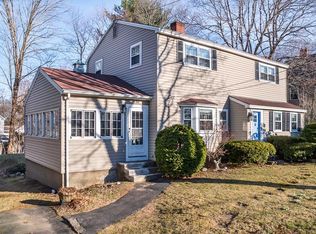 10 Bentwood St, Foxboro, MA 02035