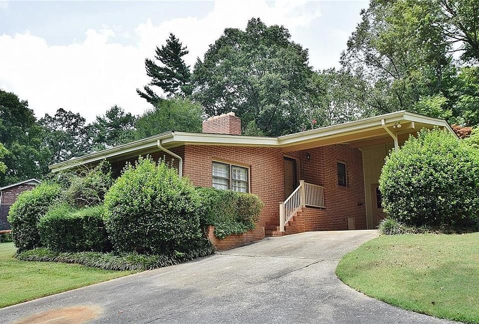 1st image of 610 Holly Dr