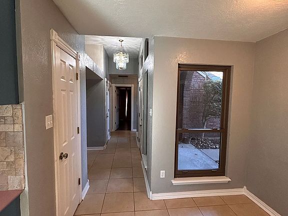 5th image of 2314 NE Kingsbriar Dr