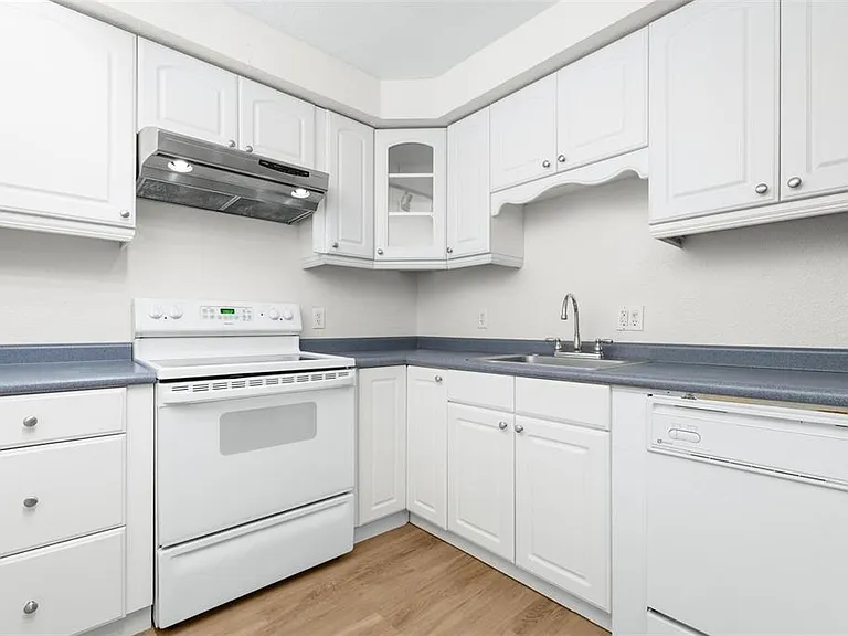 4606 W Gray St #107 — Photo 9