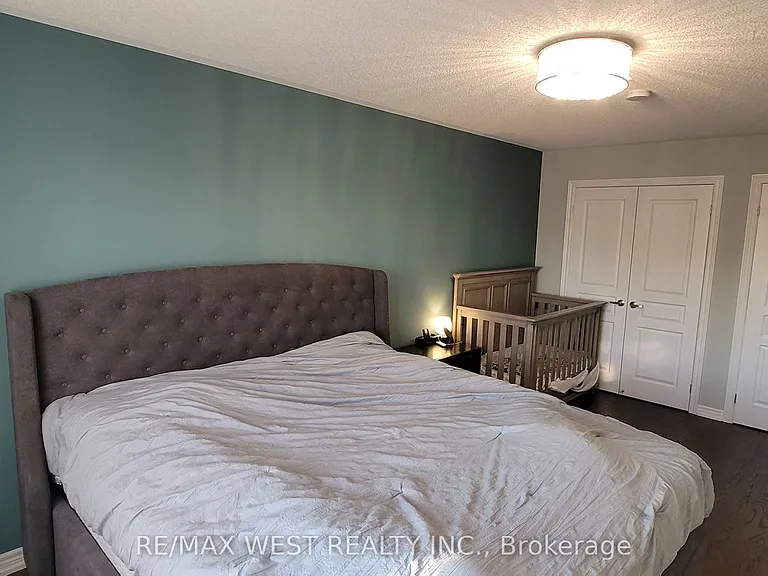 20 Winisk St — Photo 12