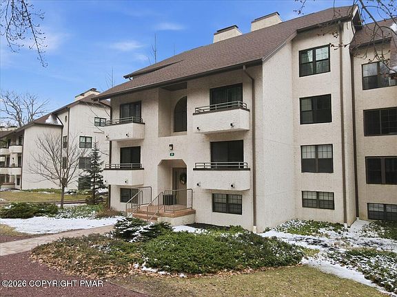 5th image of 29 Midlake Dr #202E