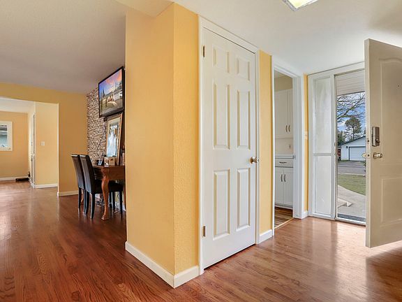 4th image of 109 E El Campo Ave