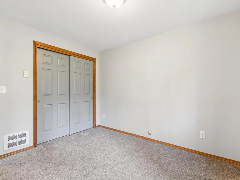 181 Tamarack Woods Dr — Photo 23