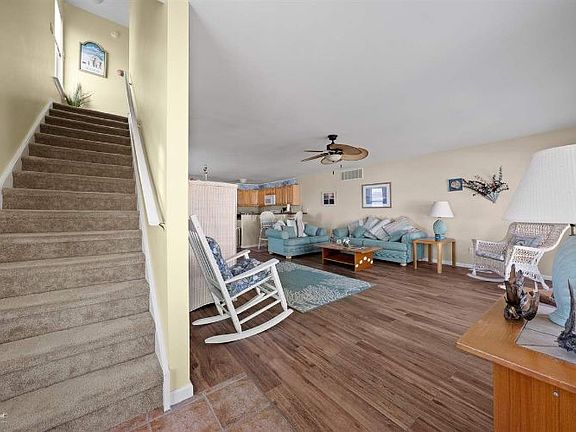 3rd image of 608 W Glenwood Ave #A