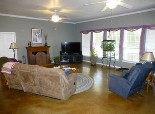 146 Pin Oak Ln, Hempstead, TX 77445