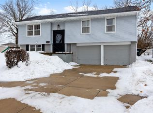 436 Cherry Hill Rd SW, Cedar Rapids, IA 52404