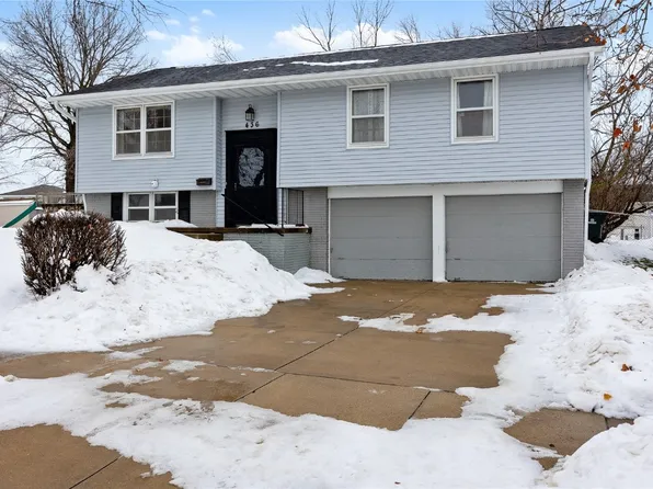 436 Cherry Hill Rd SW, Cedar Rapids, IA 52404
